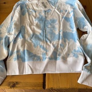 Zyia Heaven Hendrix Crew Sweatshirt Size M New with Tags